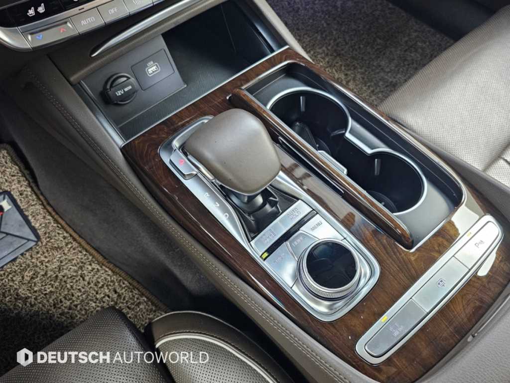 Kia K9 — photo 09
