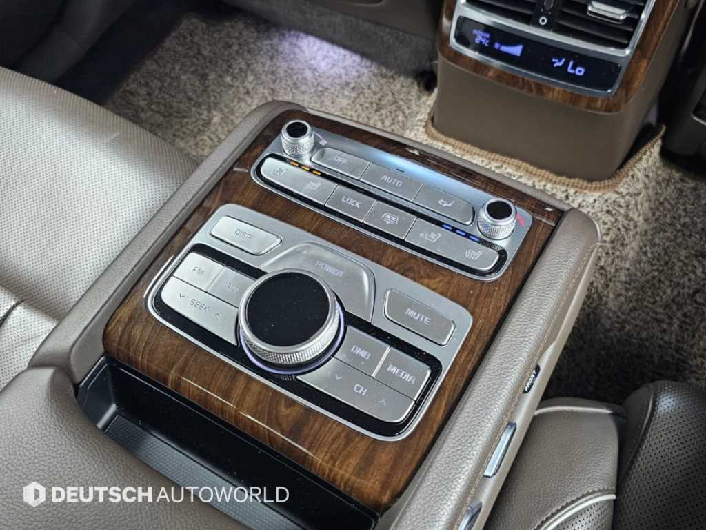 Kia K9 — photo 16