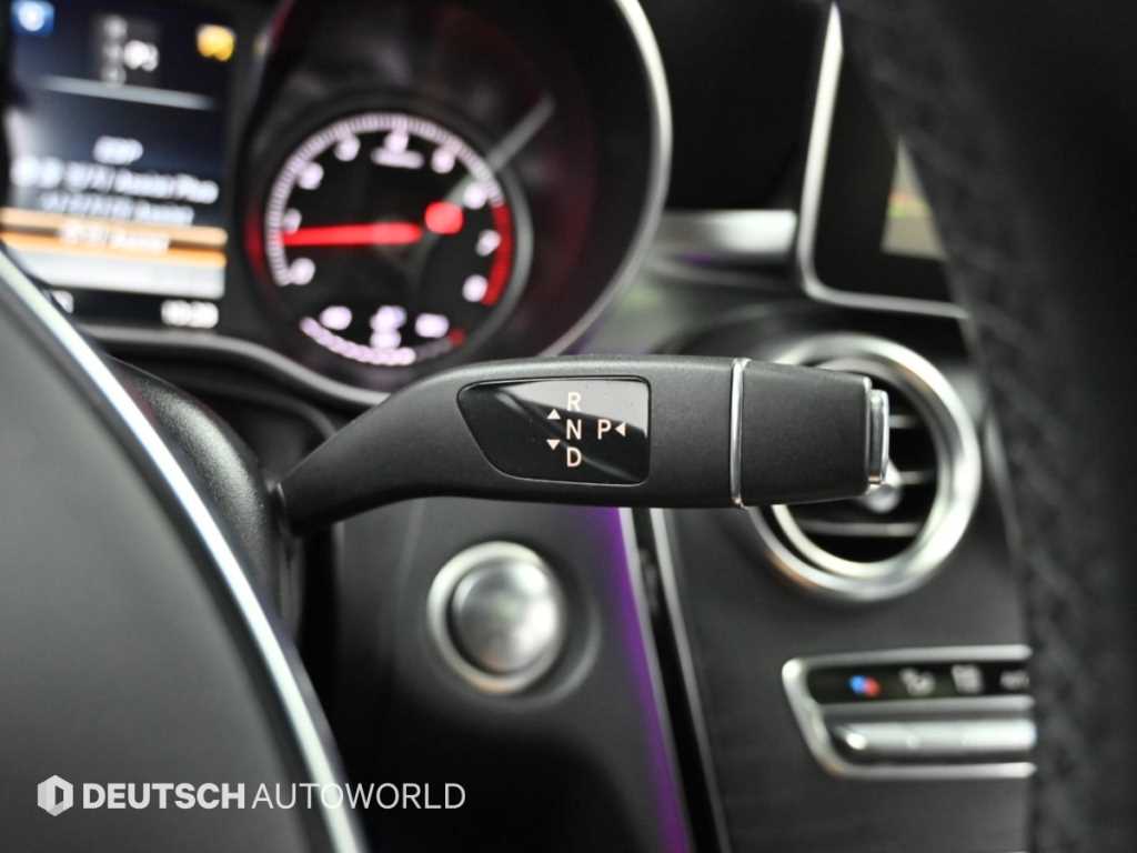 Mercedes-Benz C-Class — photo 09