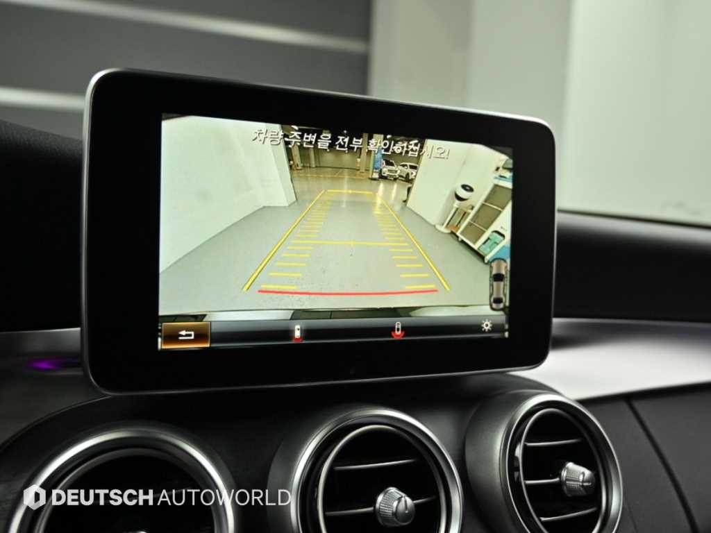 Mercedes-Benz C-Class — photo 15