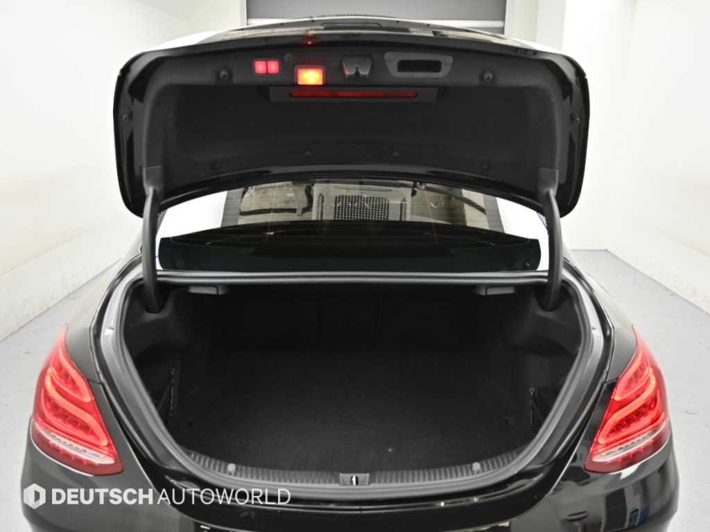 Mercedes-Benz C-Class — photo 19