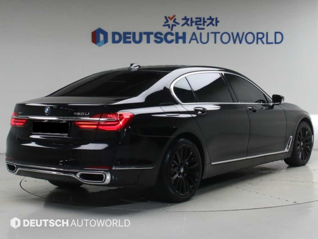 BMW 7-Series — photo 02