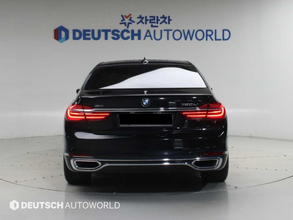 BMW 7-Series — photo 04