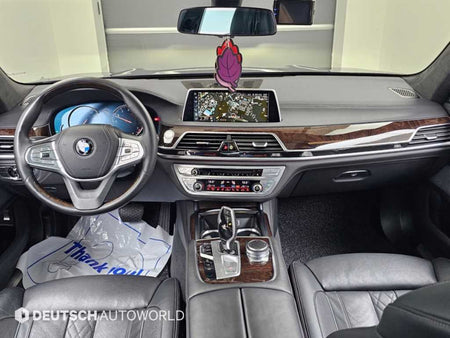 BMW 7-Series — photo 07
