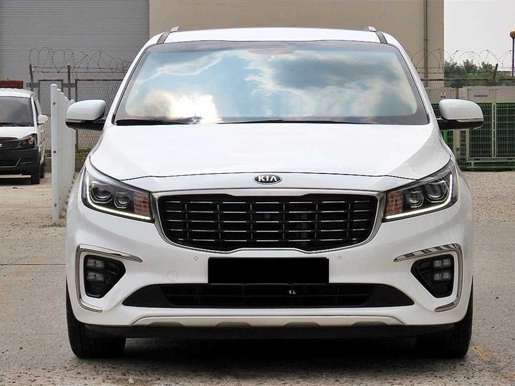 Kia Carnival — photo 01
