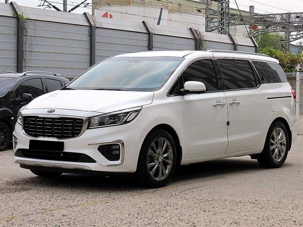 Kia Carnival — photo 02