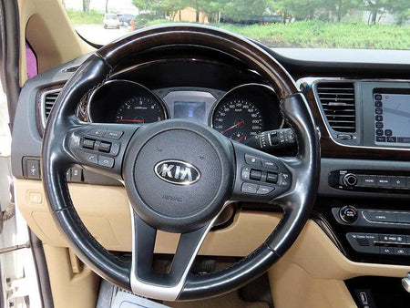 Kia Carnival — photo 09