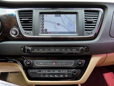 Kia Carnival — photo 13