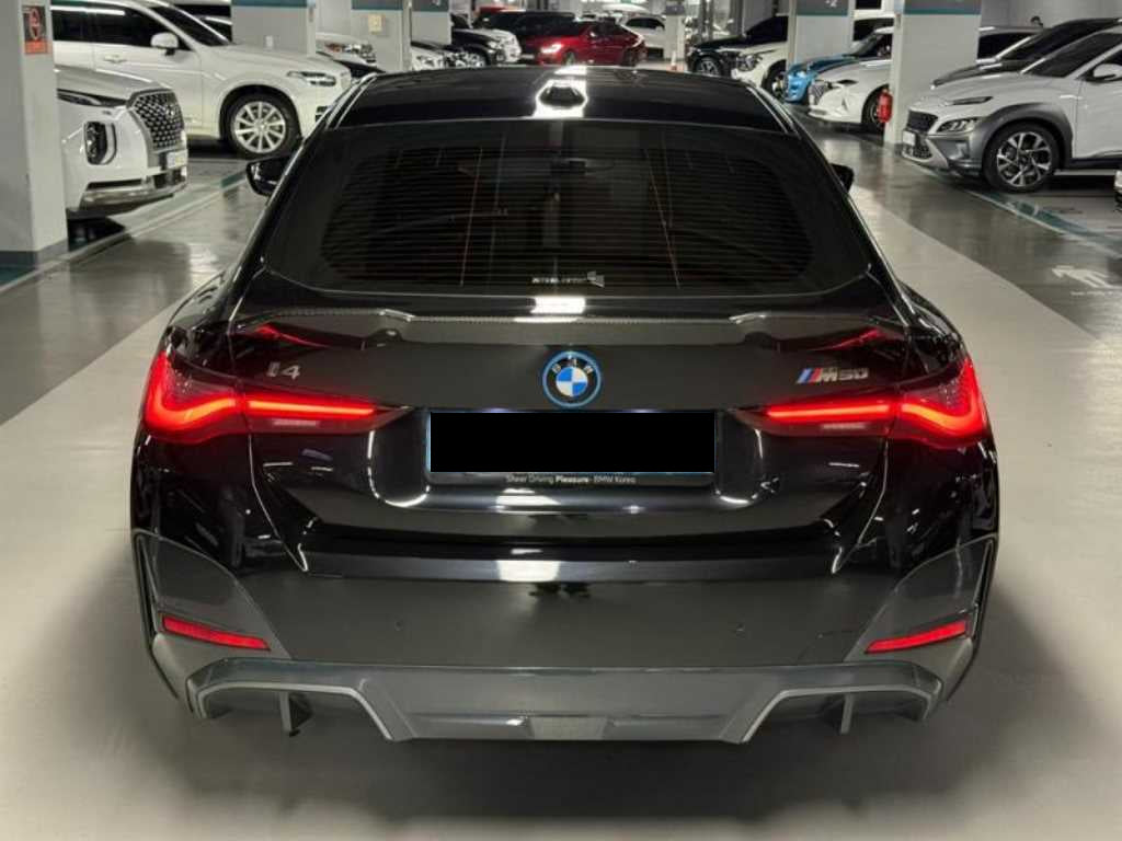BMW i4 — photo 04