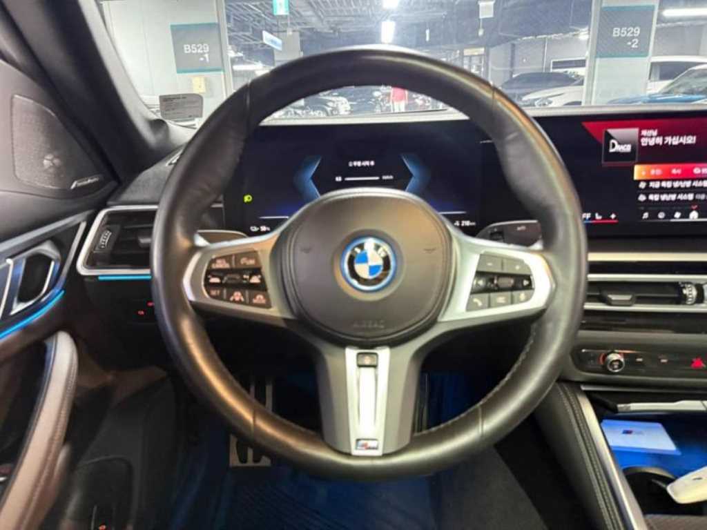 BMW i4 — photo 09