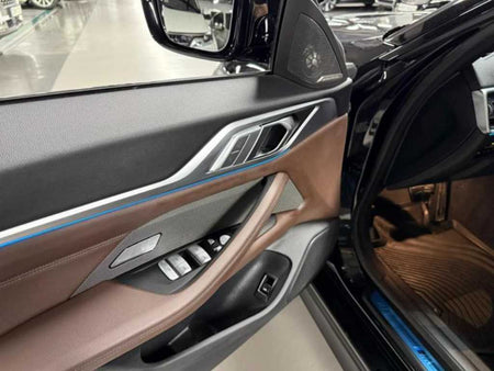 BMW i4 — photo 12