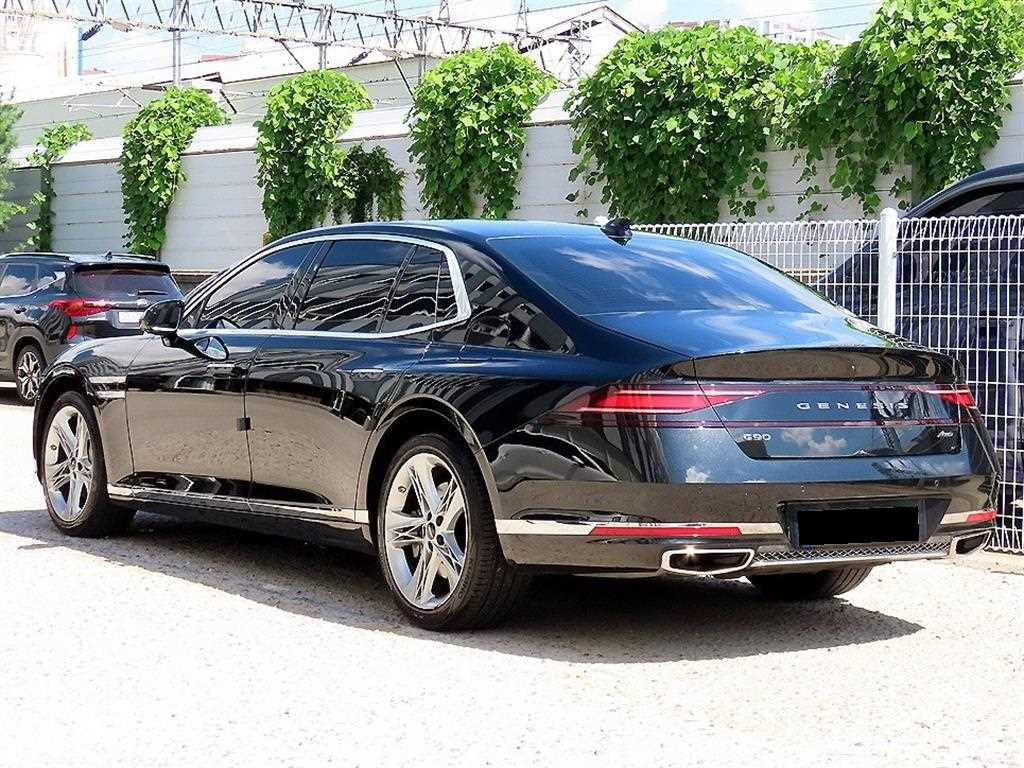 Genesis G90 — photo 03