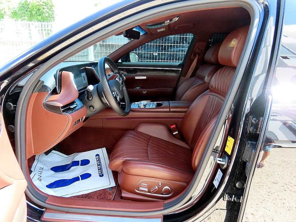 Genesis G90 — photo 05