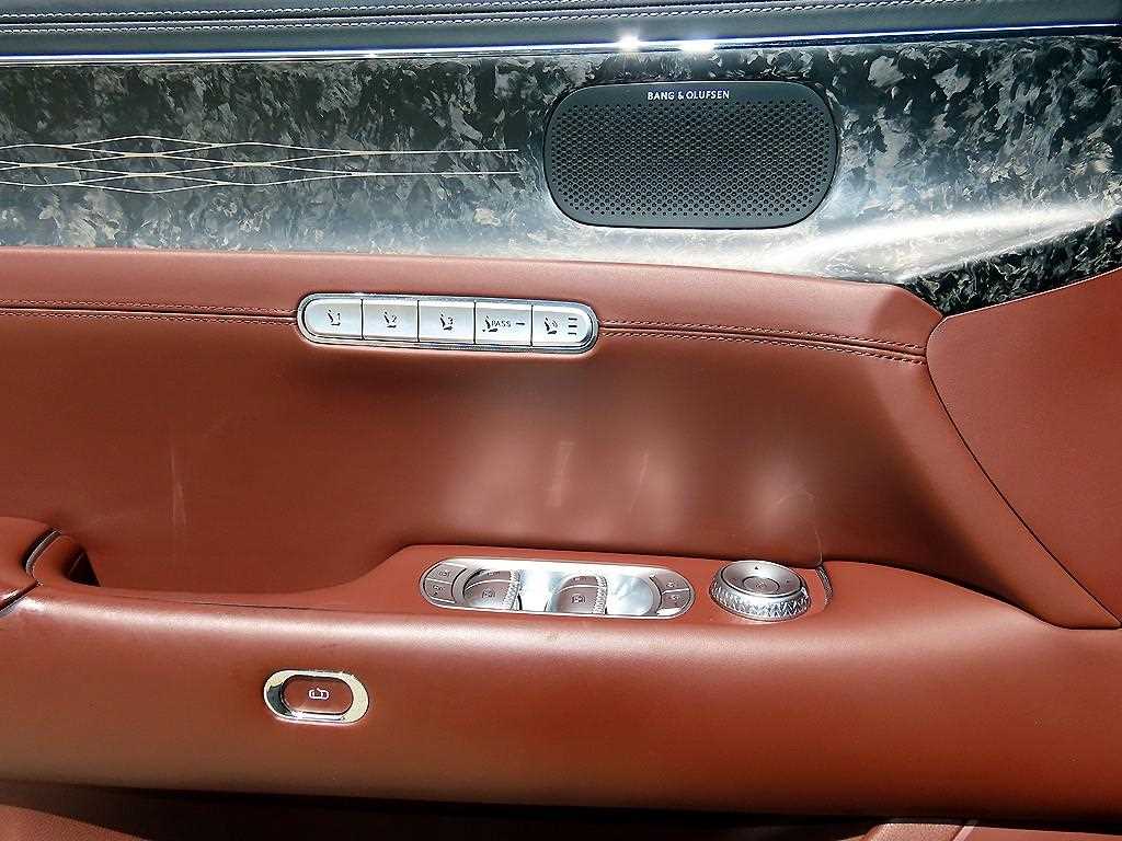 Genesis G90 — photo 12