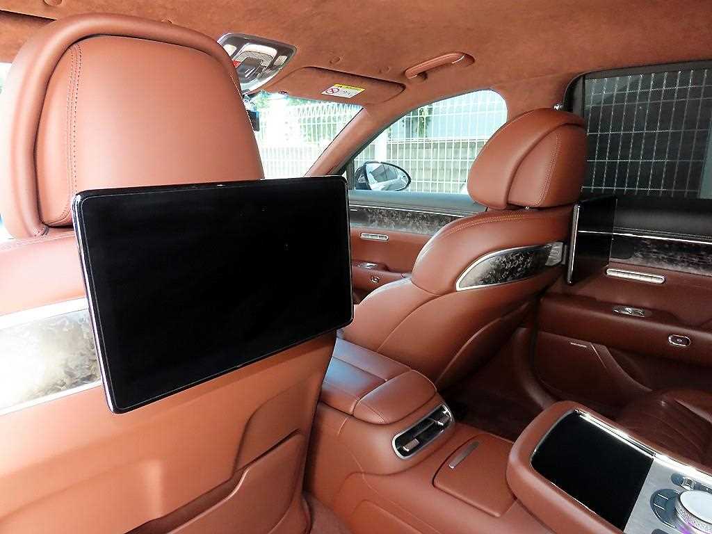 Genesis G90 — photo 16