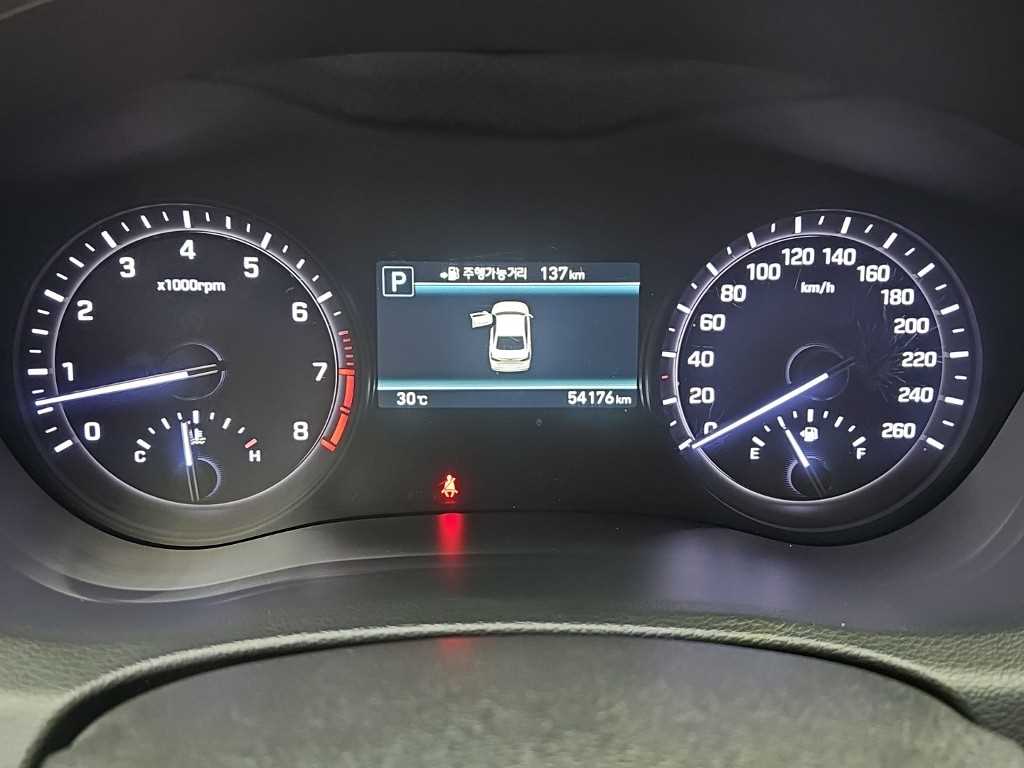 Genesis G80 — photo 06