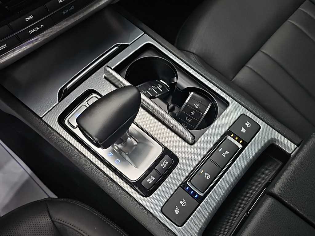 Genesis G80 — photo 08