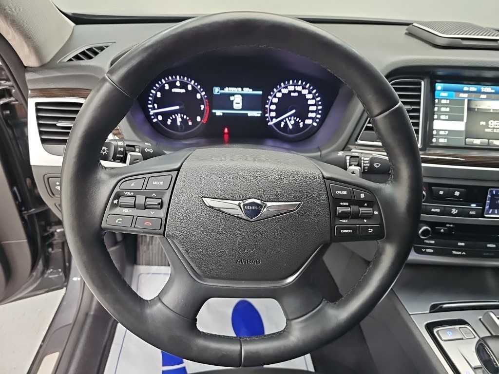 Genesis G80 — photo 09