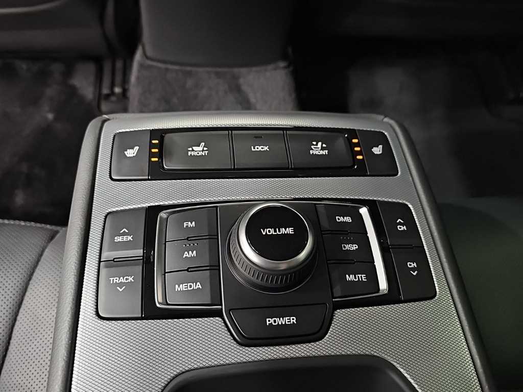 Genesis G80 — photo 14
