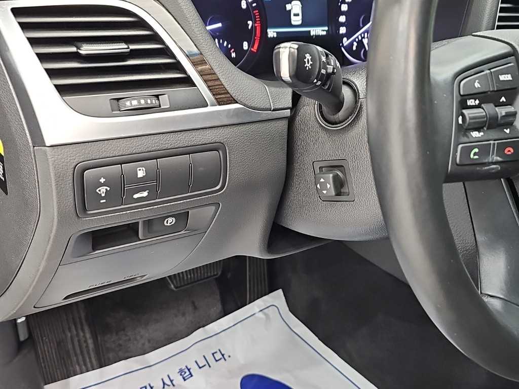 Genesis G80 — photo 18