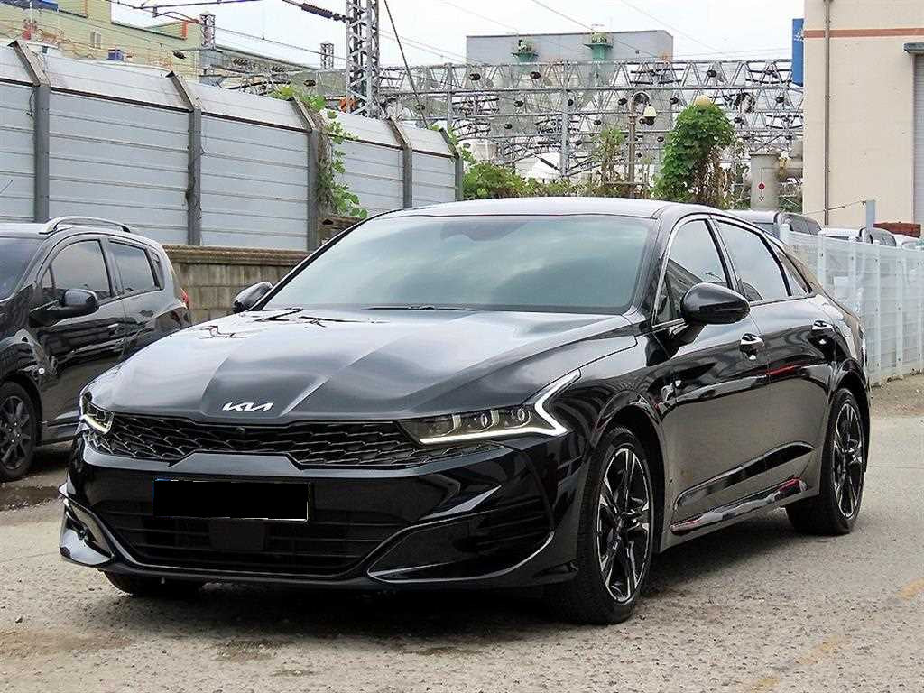 Kia K5 — photo 02