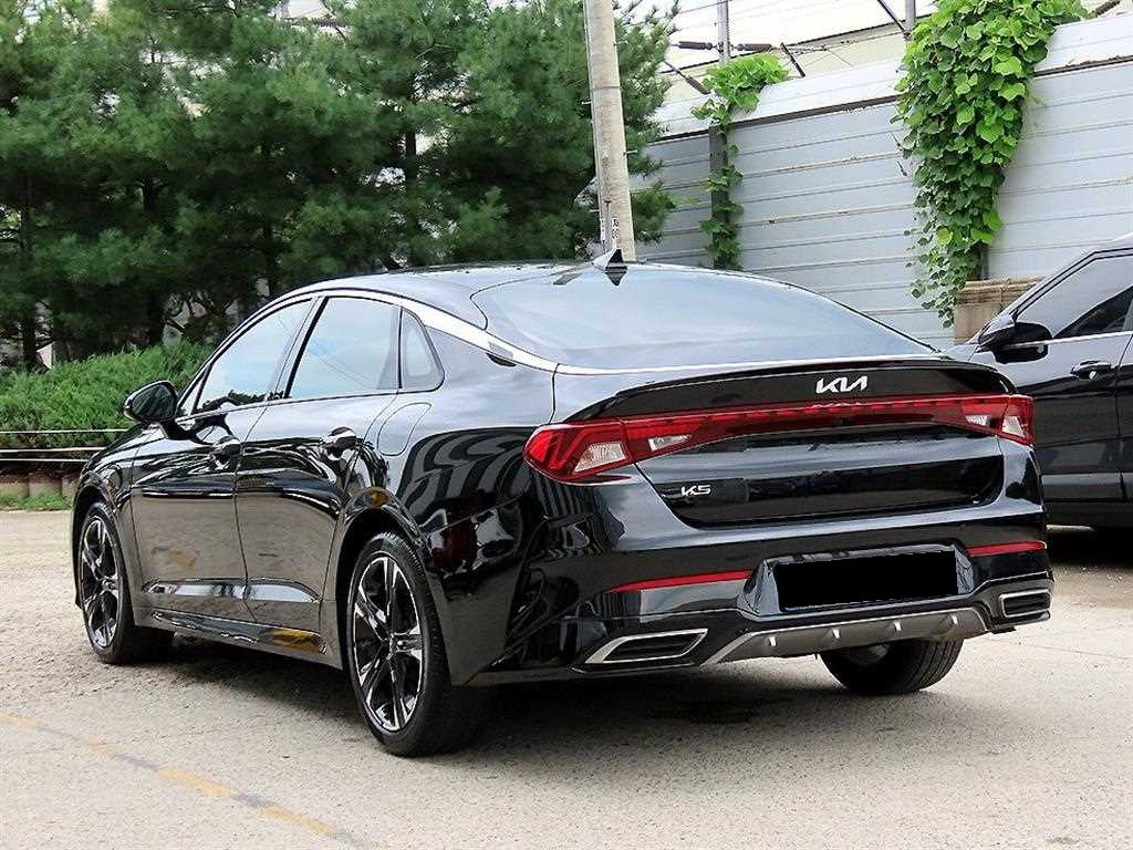 Kia K5 — photo 03