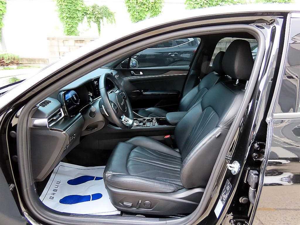 Kia K5 — photo 05