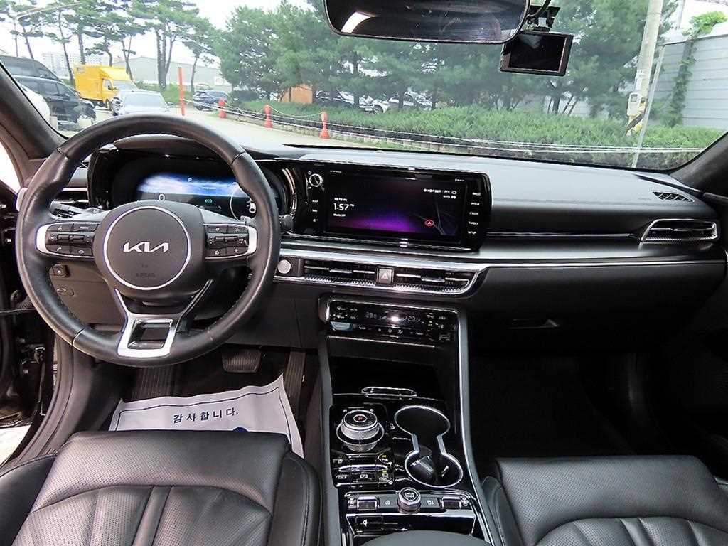 Kia K5 — photo 07