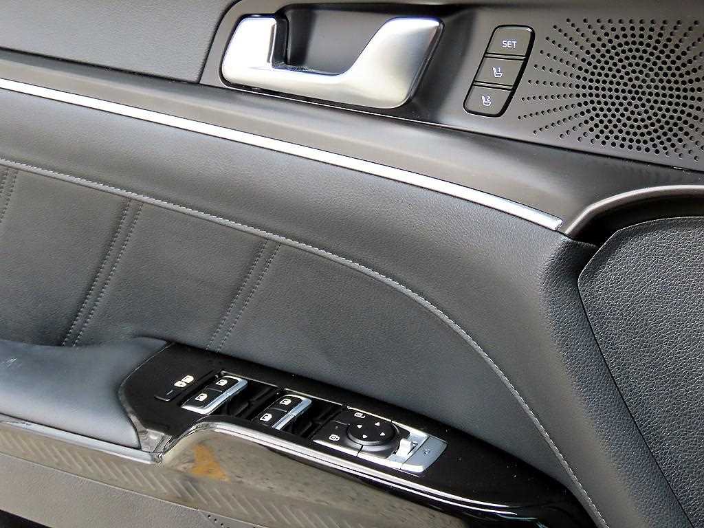 Kia K5 — photo 11