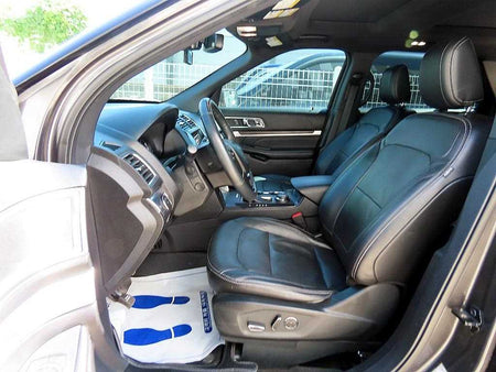 Ford Explorer — photo 05