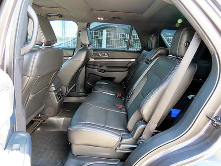Ford Explorer — photo 06