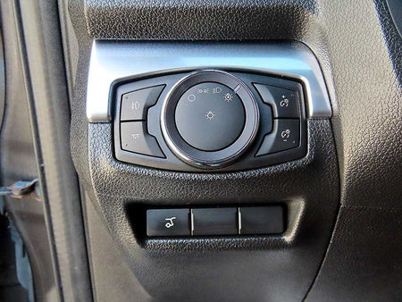 Ford Explorer — photo 12