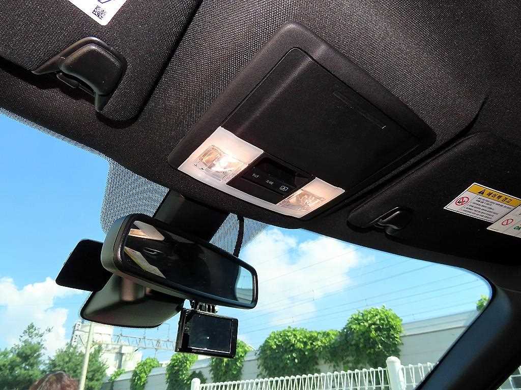 Ford Explorer — photo 15