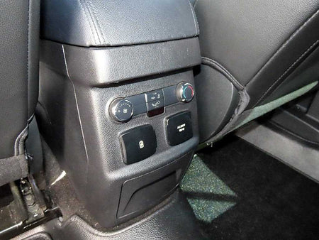 Ford Explorer — photo 16