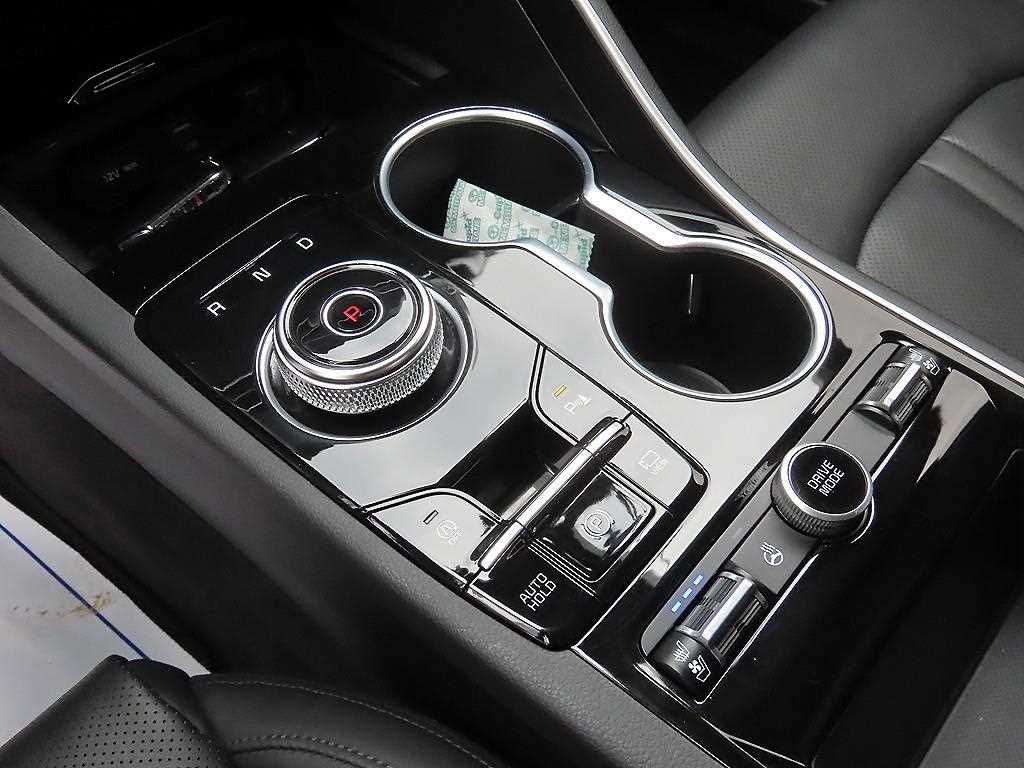 Kia K5 — photo 10