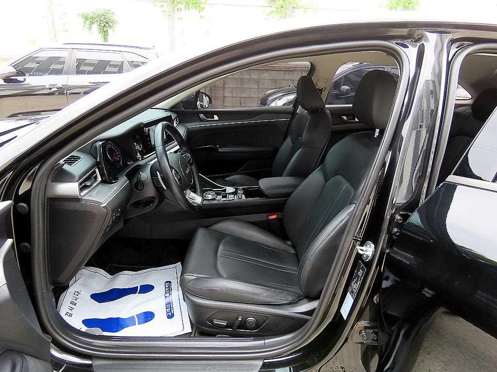Kia K5 — photo 05