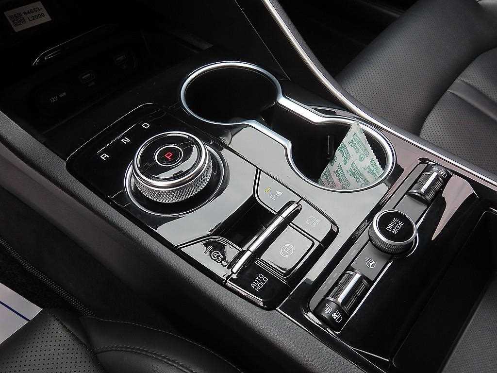 Kia K5 — photo 10