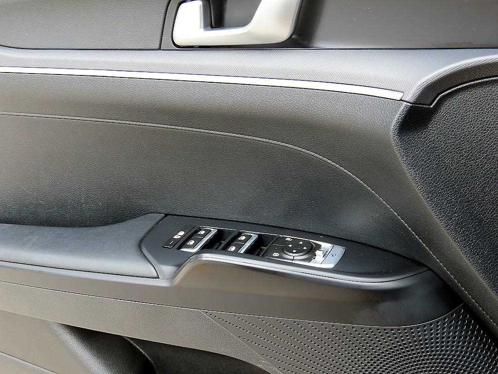 Kia K5 — photo 11
