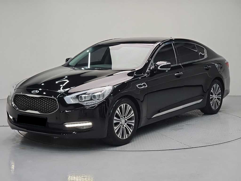 Kia K9 — photo 01