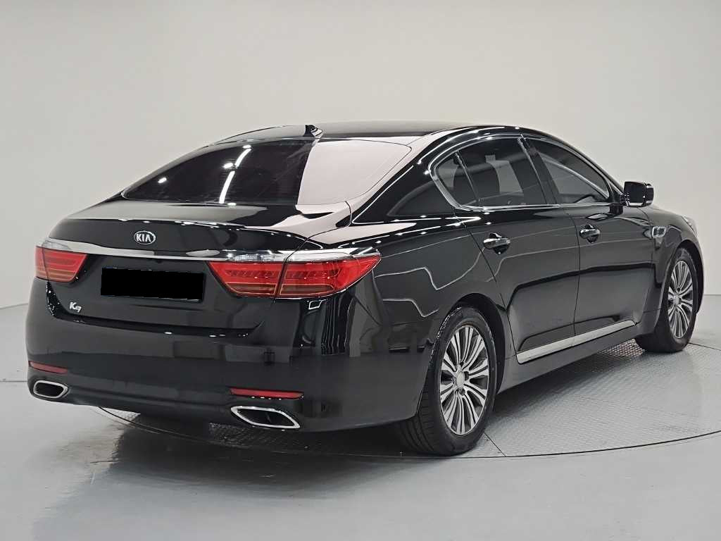 Kia K9 — photo 04