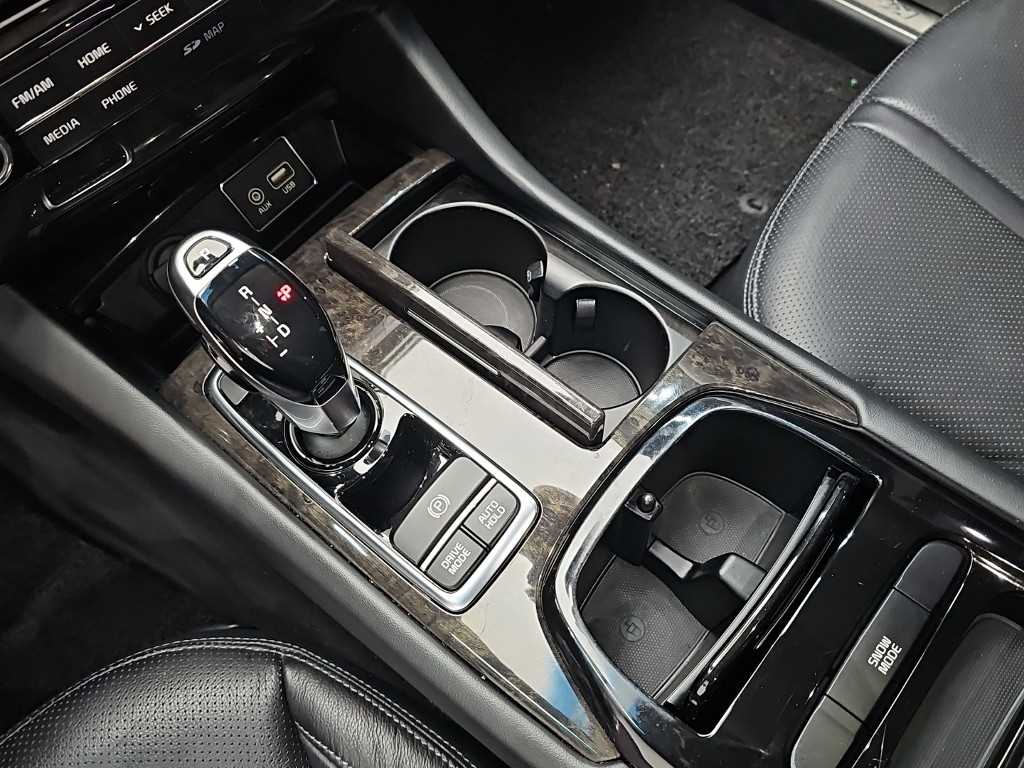Kia K9 — photo 08