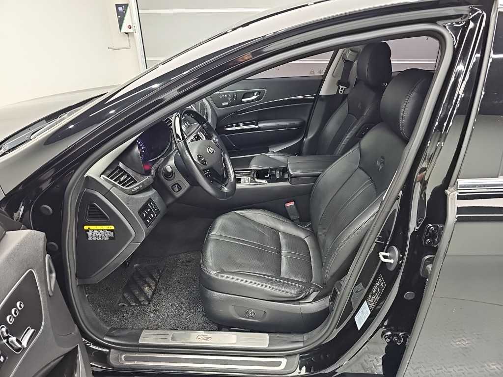 Kia K9 — photo 11