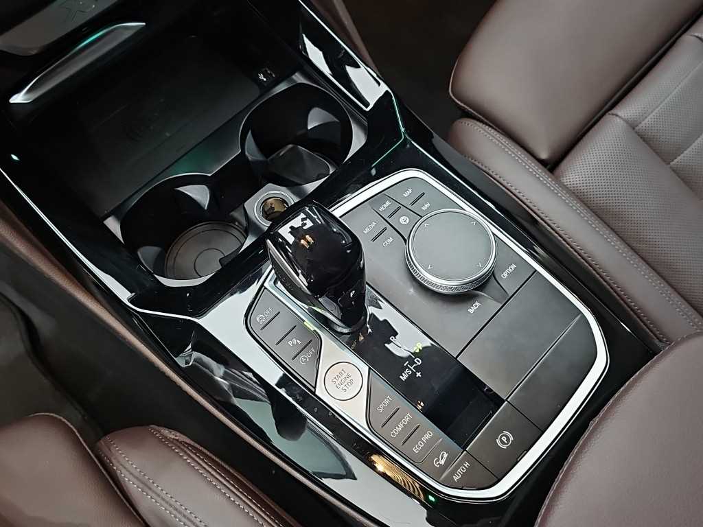 BMW X4 — photo 08