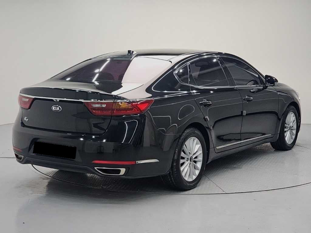 Kia K7 — photo 04