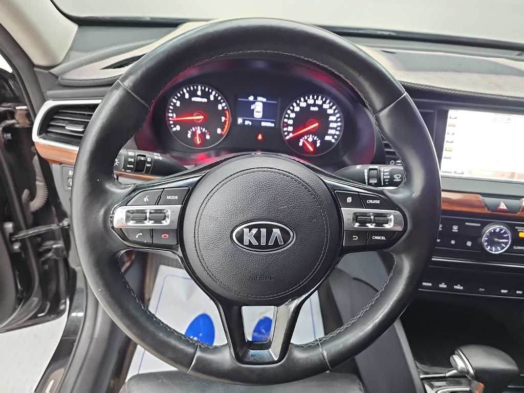 Kia K7 — photo 09