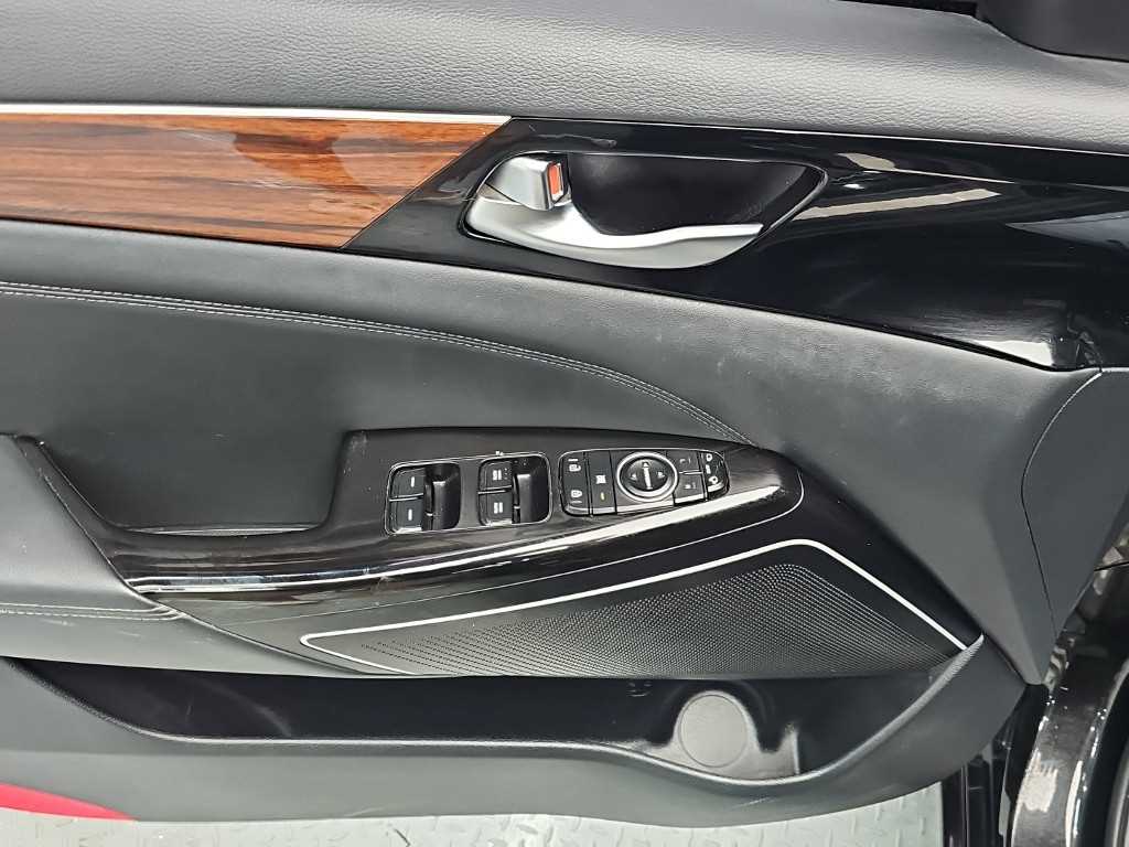 Kia K7 — photo 17