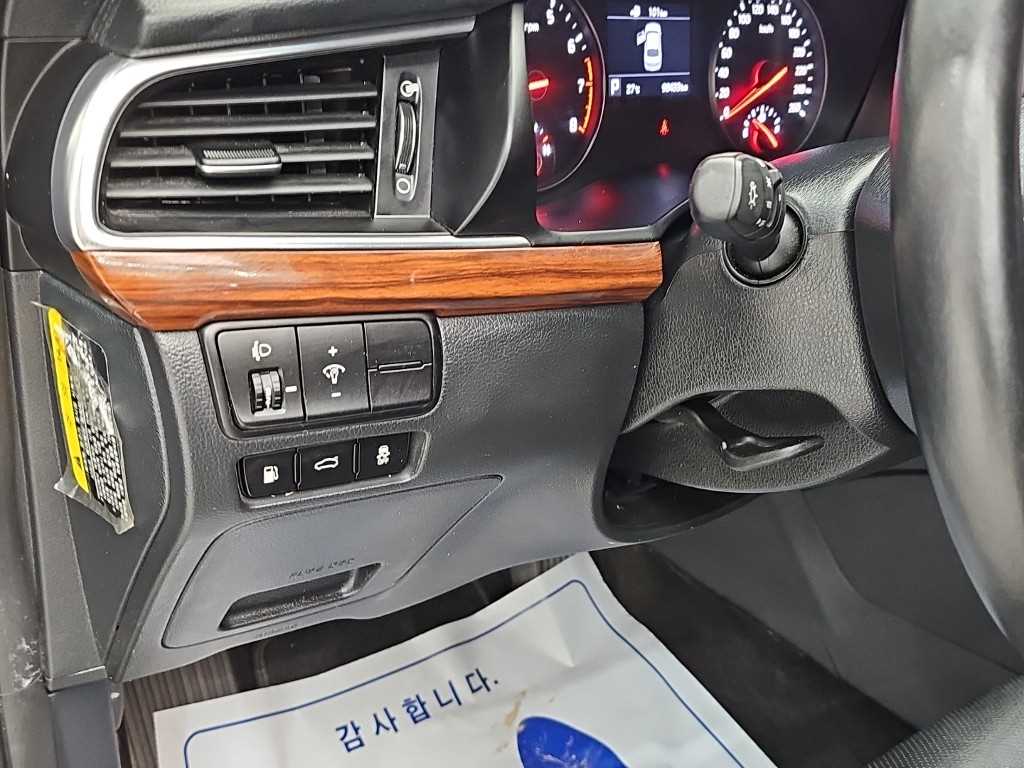 Kia K7 — photo 18