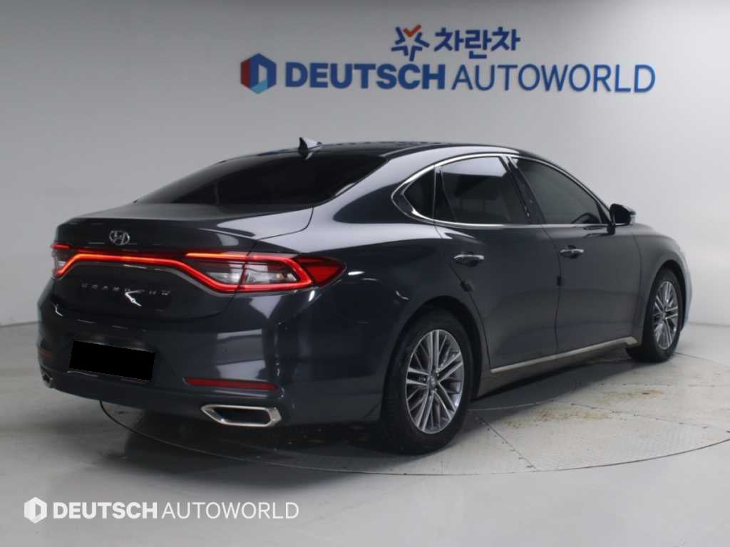Hyundai Grandeur — photo 02