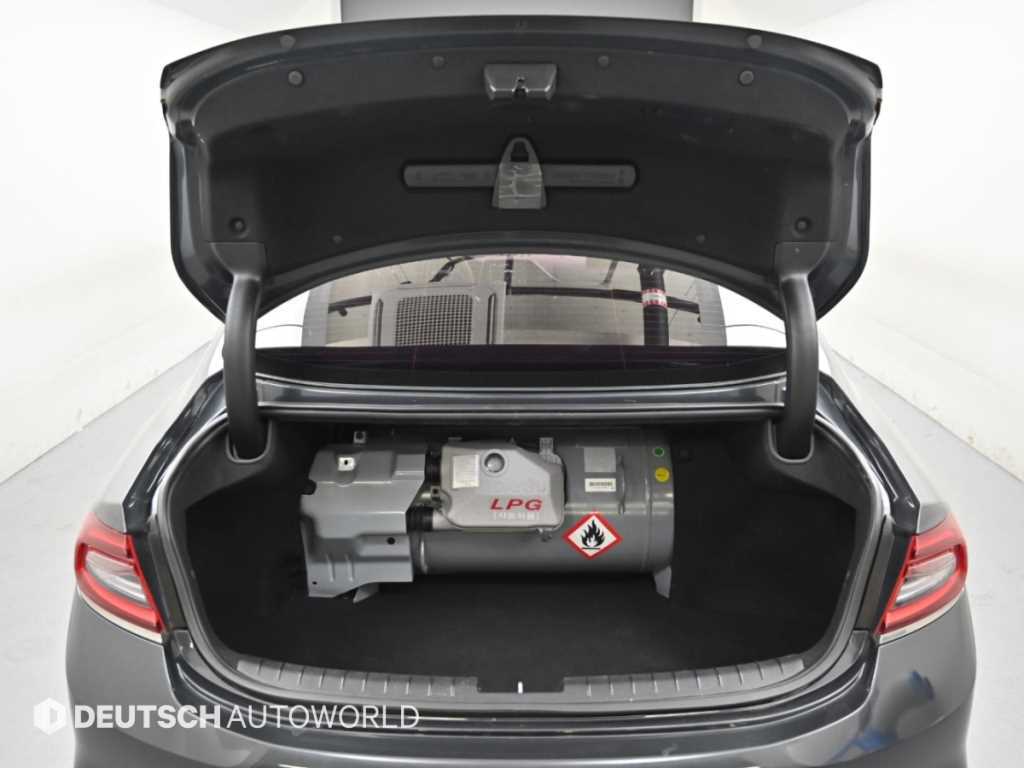 Hyundai Grandeur — photo 19