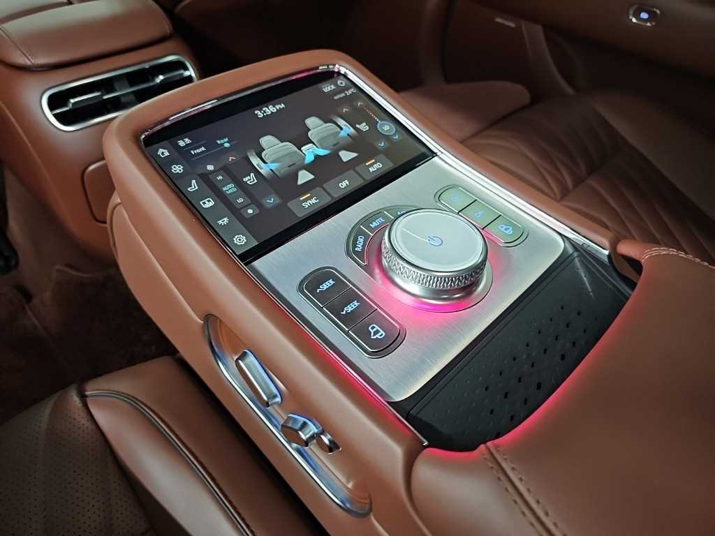 Genesis G90 — photo 13